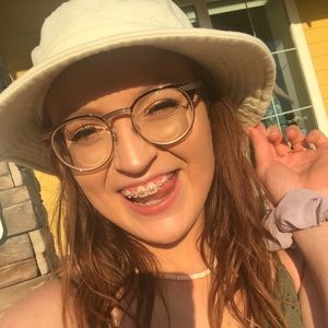 Meet your Posher, Melanie